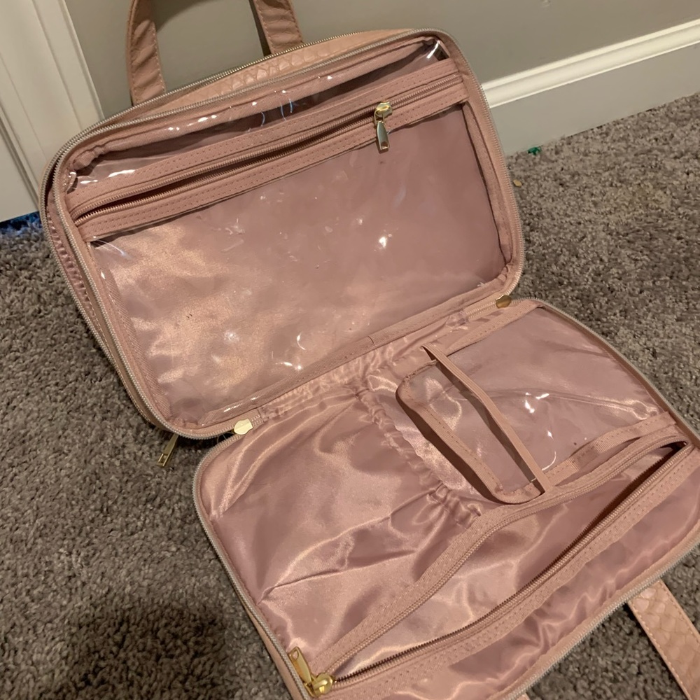 Travel cosmetics case lightly used